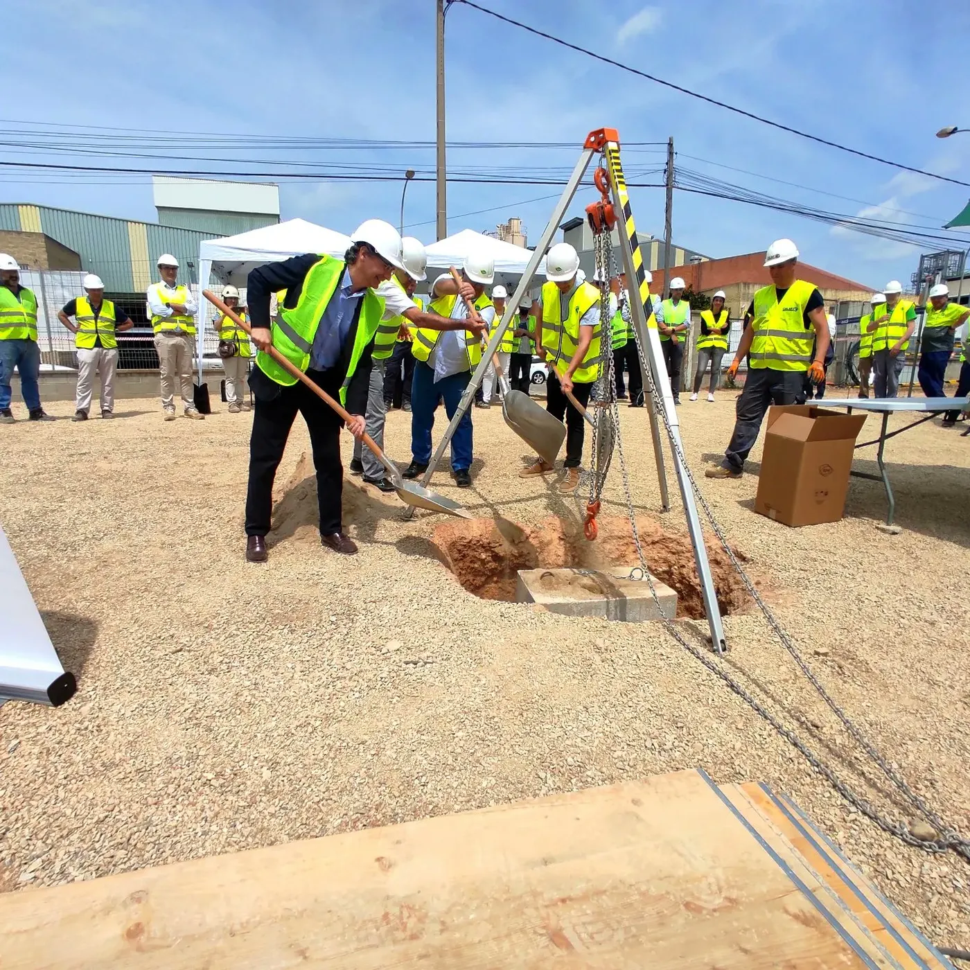 Col·locació de la primera pedra al futur magatzem logístic d’ITPSA