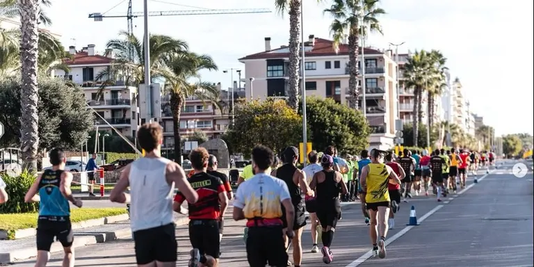 Oriol Parella i Miriam Picañol s’imposen a la 17a Mitja Marató Costa Barcelona Maresme