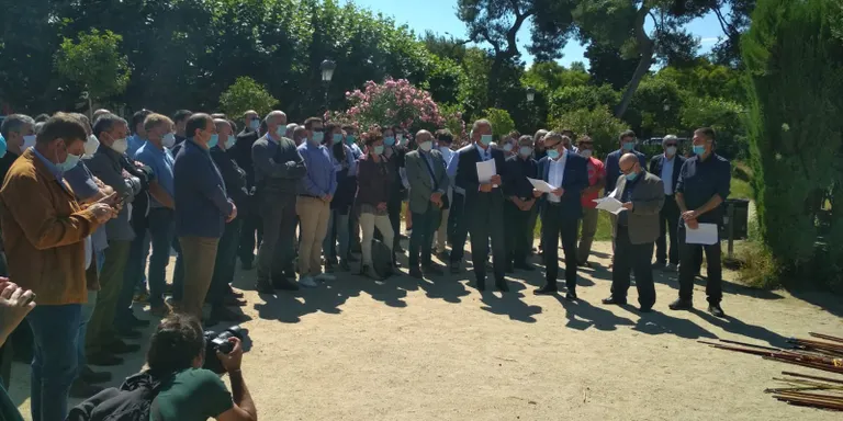 Municipis i entitats del món rural porten al Parlament la petició d'ajornar l'Agència de la Natura de Catalunya