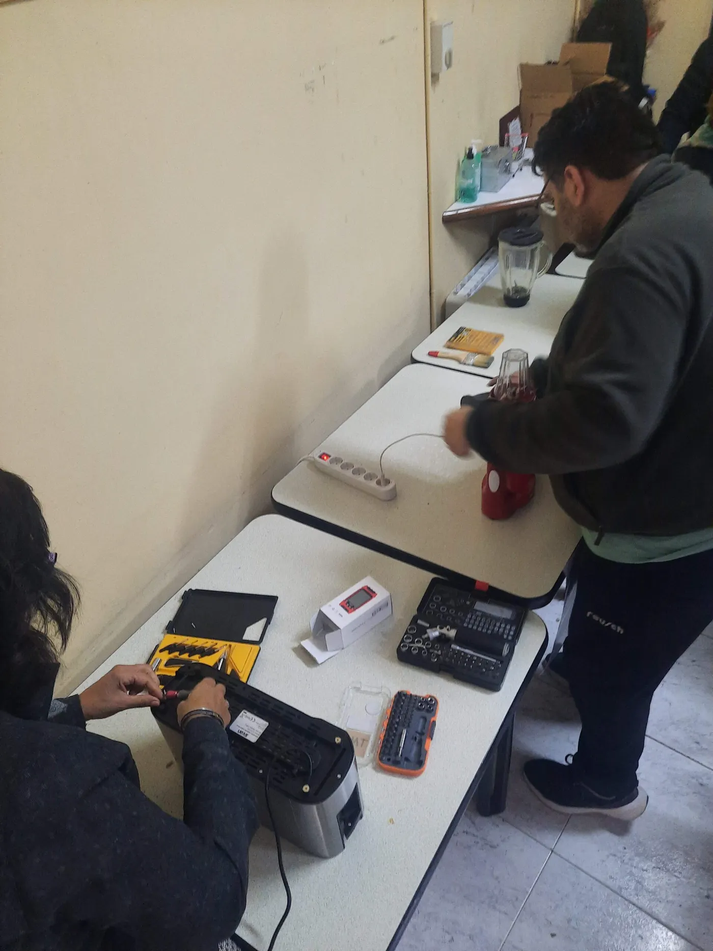L'Actua de l'Arada posa en marxa un punt d'informació, lectura crítica i tallers d'autoreparació i costura al baix Solsonès durant l'estiu