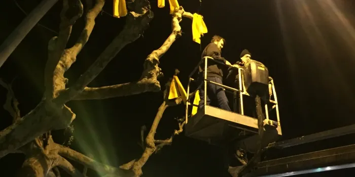 Arenys de Mar s’ha llevat amb la Riera plena de llaços grocs