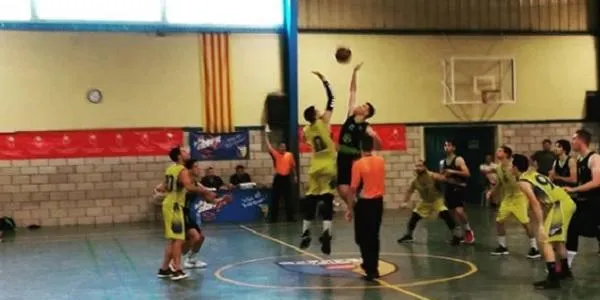 El Torredembarra BC debuta amb victòria davant el Claret i és el primer líder de la Tercera Masculina (52-69)