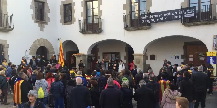 Més d’un centenar d’arenyencs tallen la N-II davant l’estació durant una mitja hora amb motiu de la vaga general