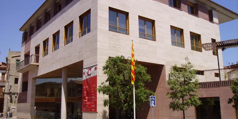 A partir d'ara es pot realitzar qualsevol tràmit de l'Ajuntament a través d'Internet. L'Administració electrònica funciona ha al complet. Tan sols cal un certificat digital que es pot aconseguir a l'Oficina d'Atenció Ciutadana