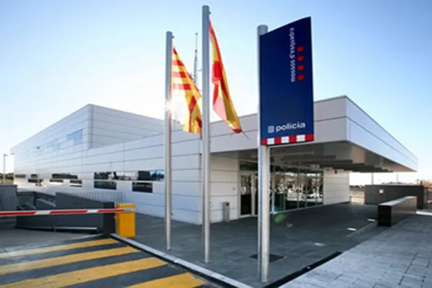 La pluja ajorna les reformes a l’aparcament dels Mossos d’Esquadra a Valls