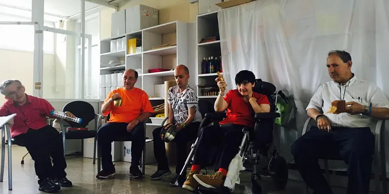 La Fundació ONCA apropa la música al Taller Claror