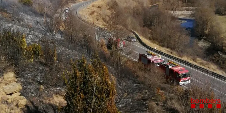Un incendi crema 2,5 hectàrees de vegetació a Prullans