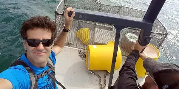 Altafulla instal·la dues boies de captació de microplàstics a la platja