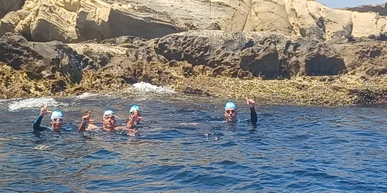 Vicky Font completa el somni de creuar nedant l'estret de Gibraltar