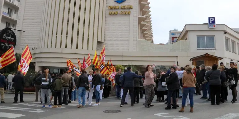 CCOO denuncia que l'hotel Don Juan de Lloret de Mar deu nòmines a un terç dels treballadors