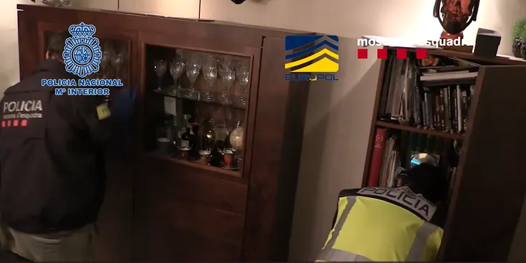 La policia desmantella una impremta que falsificava bitllets i escorcollen set habitatges, un a Cambrils