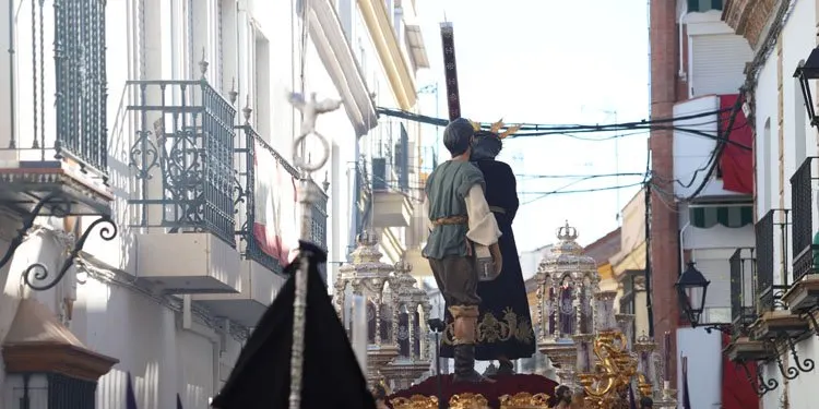La hermandad de Jesús Nazareno, las tres gracias de la Virgen de los Dolores y el monumento de Santa Ángela de la Cruz, en ‘Semana Santa en la Campiña’