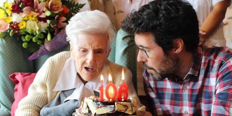 Felicitació a Maria Assumpció Antúnez Casadellà pel 106 aniversari