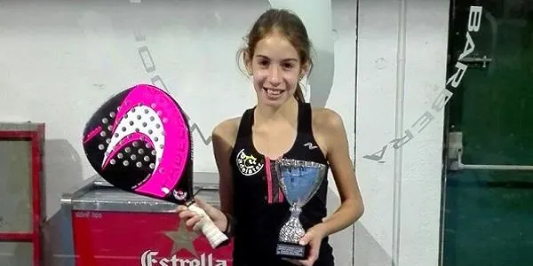 L’altafullenca Anna Ortiz es proclama Campiona de Catalunya de Pàdel en categoria Aleví