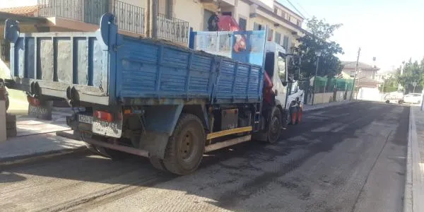 Es duen a terme uns treballs de fresat i asfaltat al carrer Cantó de la Vila i a la plaça de Sant Elm