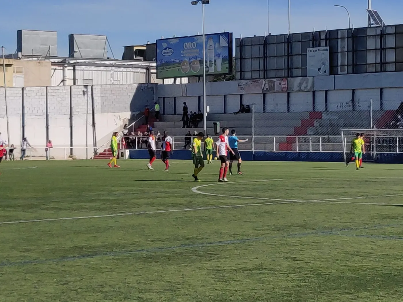 El derbi de Rubí a Terrassa. Imatge que passarà a la història