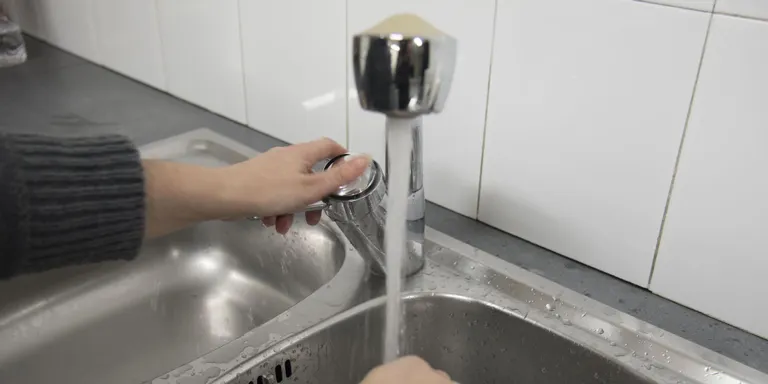 Caldes manté la tendència de reduir el consum d’aigua