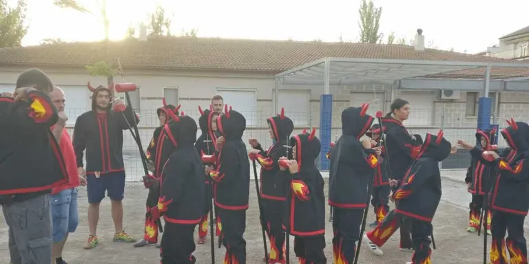 El Grup de Diables l'Espetec presenta la nova colla infantil