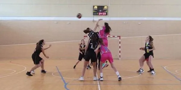 El Cadet femení del BBG guanya al Cambrils i és el nou líder del grup (59-39)