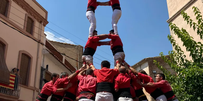 Ensurt de la Joves de Valls amb el 2de8 folrat