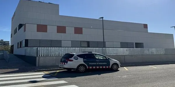 Una discussió acaba amb un home ferit i demanant ajuda a la comissaria dels Mossos de Torredembarra