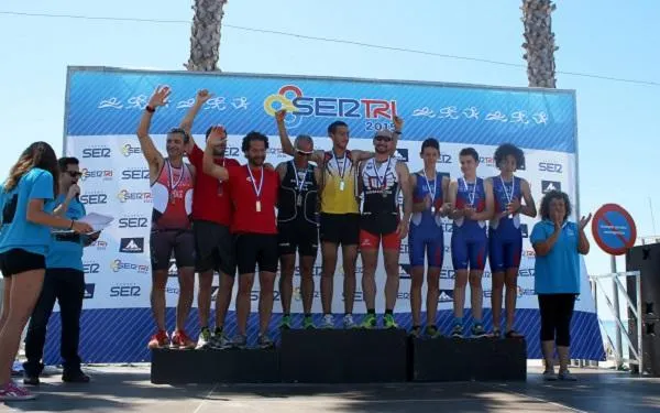Uns 240 atletes participen al V SERTRI Altafulla 2015 en un nou èxit de triatló