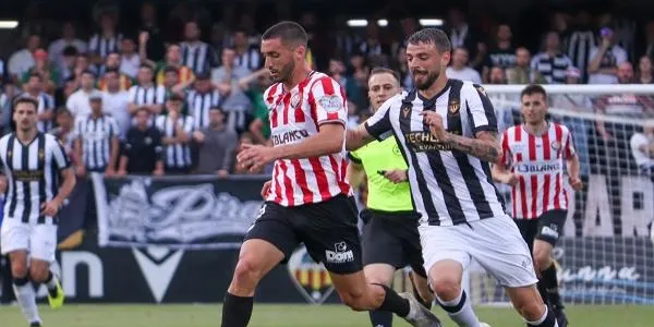 Borja Martínez reforça el mig del camp del Nàstic