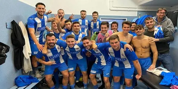 El Torredembarra compleix davant el Calafell i es manté en el podi (2-0)