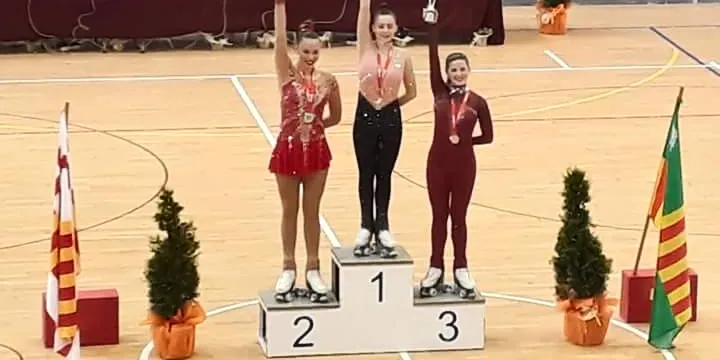 La patinadora i monitora de l'APA l'Alt Maresme, Helena Rosinés, ha participat al Campionat de Barcelona Júnior
