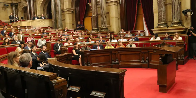 El Parlament es gasta 3,9 MEUR en premis de jubilació a alts funcionaris