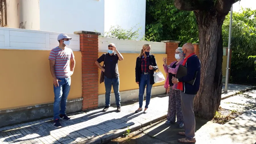 Visita de l’alcaldessa de Valls al barri de la Candela