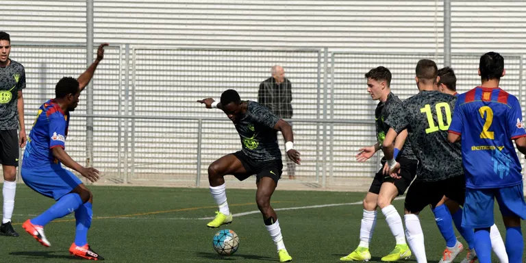 El CF Caldes empata a casa contra el segon classificat