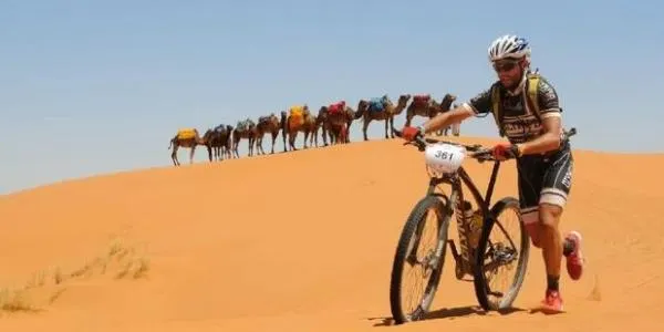 La Titan Desert, on hi aniran dos joves ciclistes d’Arenys de Munt, es farà a l’octubre