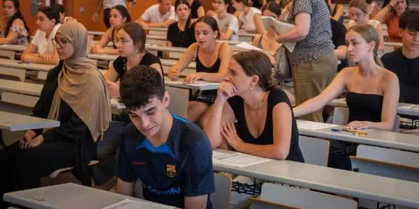 Més de 4.000 estudiants de la demarcació de Tarragona comencen les PAU amb una quinzena de detectors de dispositius