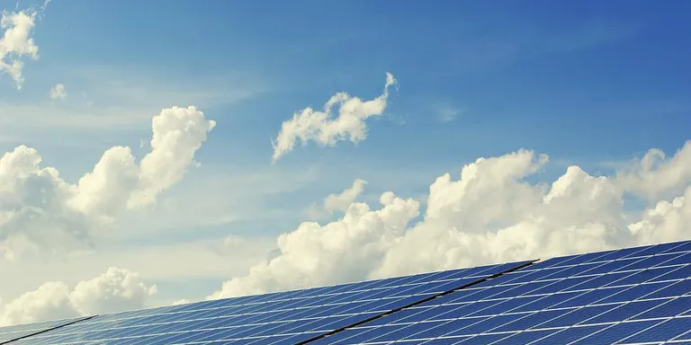 Projecten sis parcs fotovoltaics amb 14.500 plaques solars a Constantí