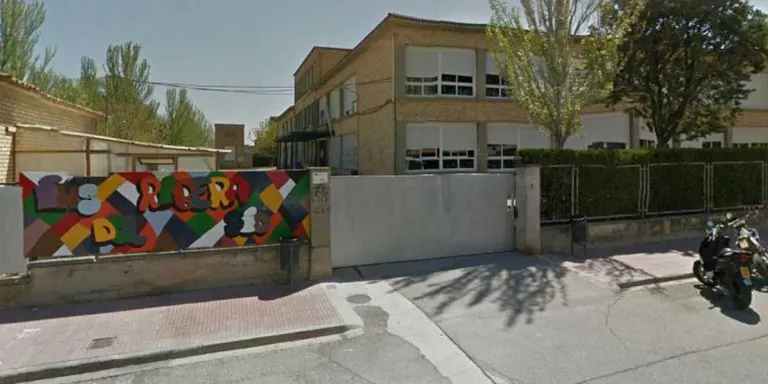 Els alumnes de l'institut, confinats per una fuita de gas al carrer
