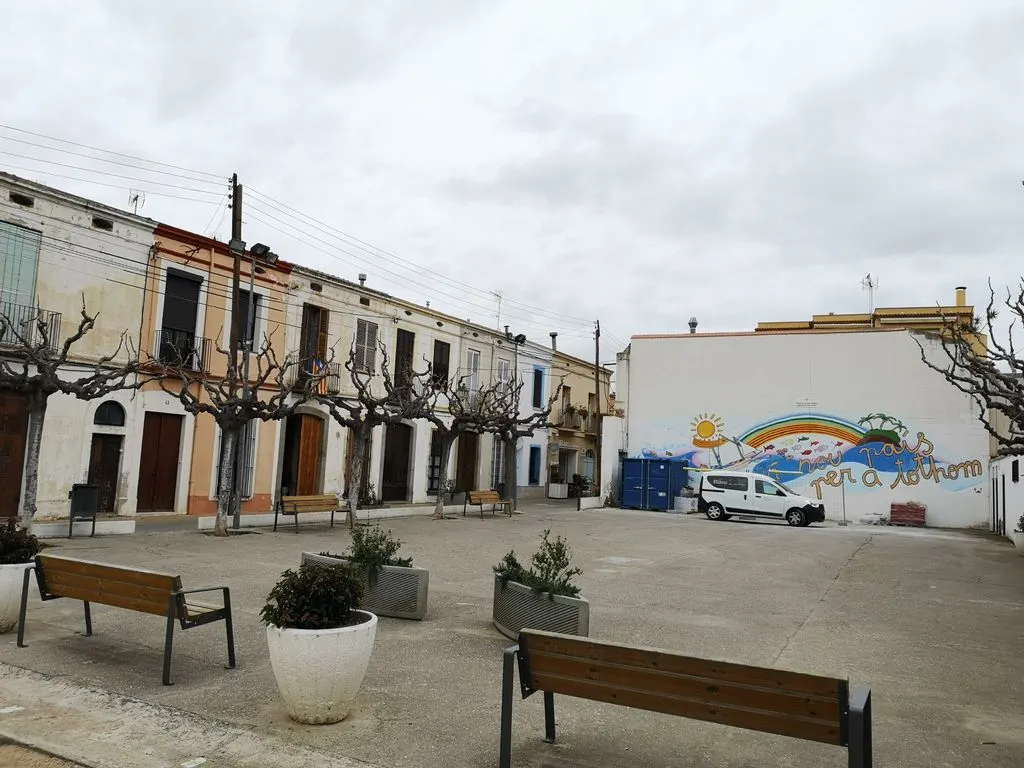 Es renova la pavimentació de la plaça del Círcol fruit dels Pressupostos Participatius 2019