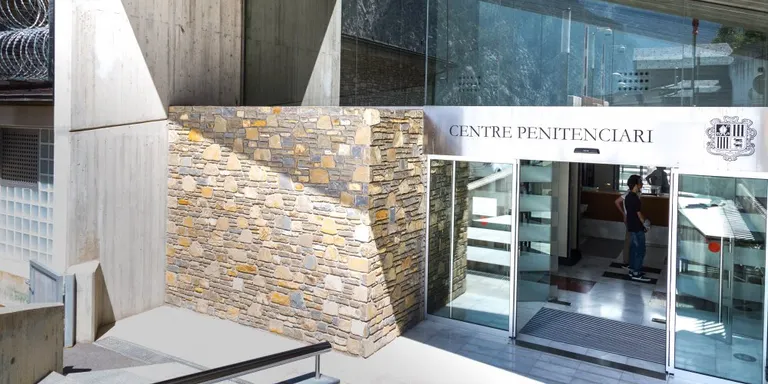 Un agent penitenciari de la presó d'Andorra dóna positiu de COVID-19 en un cribratge i obliga a aïllar onze companys