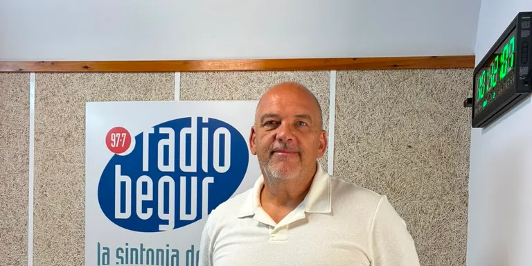 Paul Cunniffe: "El campus ofereix una situació real perquè els infants practiquin l’anglès mentre fan futbol"