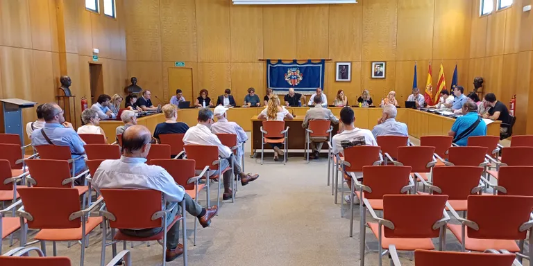 El ple de l’Ajuntament reconeix que ha de millorar el finançament de les escoles de música i d’adults