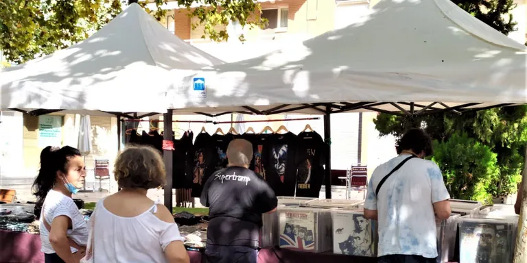 Arrenca la FM de la Mare de Déu del Camí amb la Fira del Disc, el Festival Pròleg i sardanes