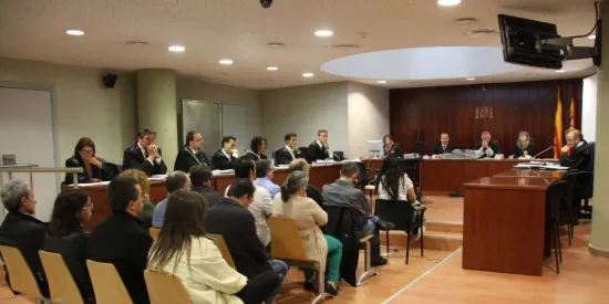 Finalitza el judici a Ausàs i 12 persones més acusades de contraban de tabac