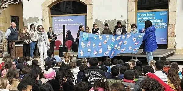 Els alumnes de l’Escola Les Eres de Creixell celebren el Dia escolar de la no violència i la pau