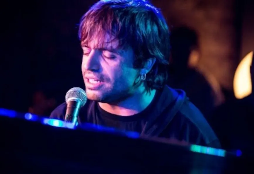 L'Auditori de Pineda recupera el 100% de l'aforament amb el concert de Manu Guix