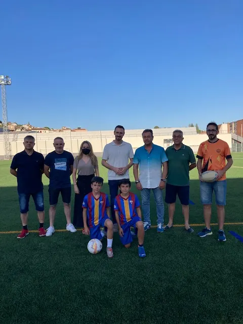 El camp municipal de futbol estrena gespa d'última generació