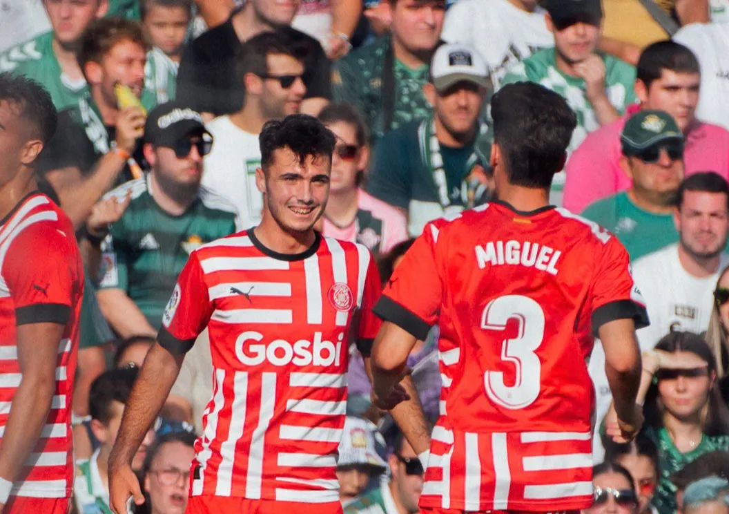 El Girona FC lamenta la interpretació arbitral i perd a Villamarín (2-1)