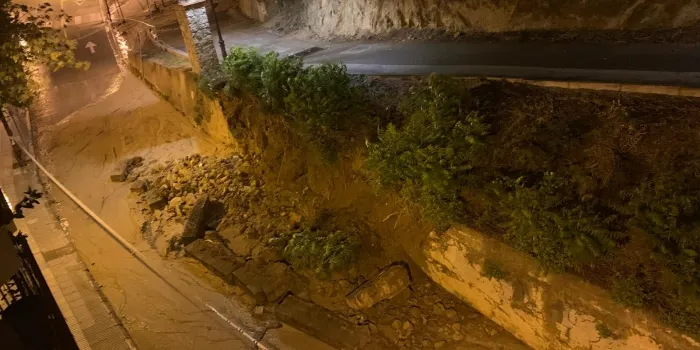 Les pluges d'aquesta nit han fet caure part del mur del Rial del Bareu