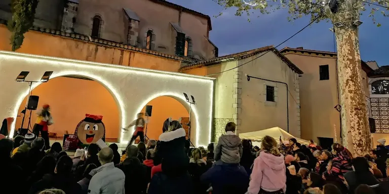 Mig miler d'infants donen la benvinguda al Nadal a Arbúcies
