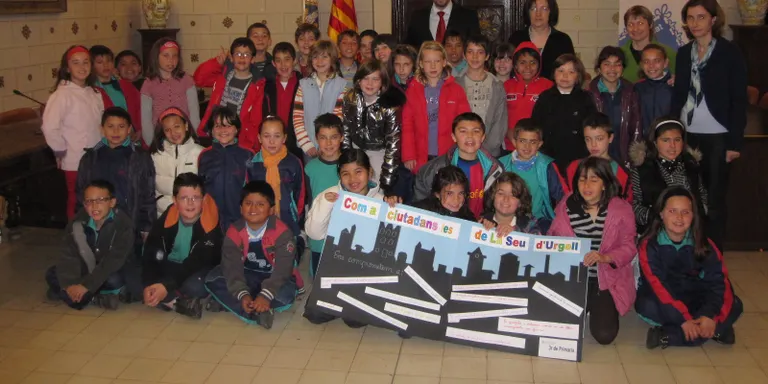 L'alcalde de la Seu d'Urgell rep una quarantena d'alumnes del CEIP Pau Claris