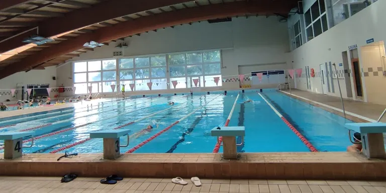 L’Ajuntament de Cambrils millora la depuració de l’aigua i la climatització de la piscina coberta